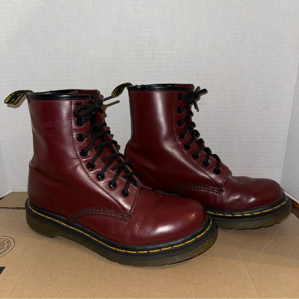 Dr. Martens Air Wair 11821 Combat Boots Cherry Red Size 7